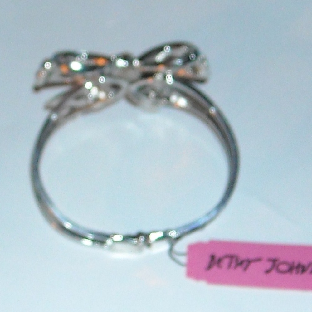 RAREBetsey Johnson Iconic Bonjour Butterfly Bangle - Picture 6 of 8
